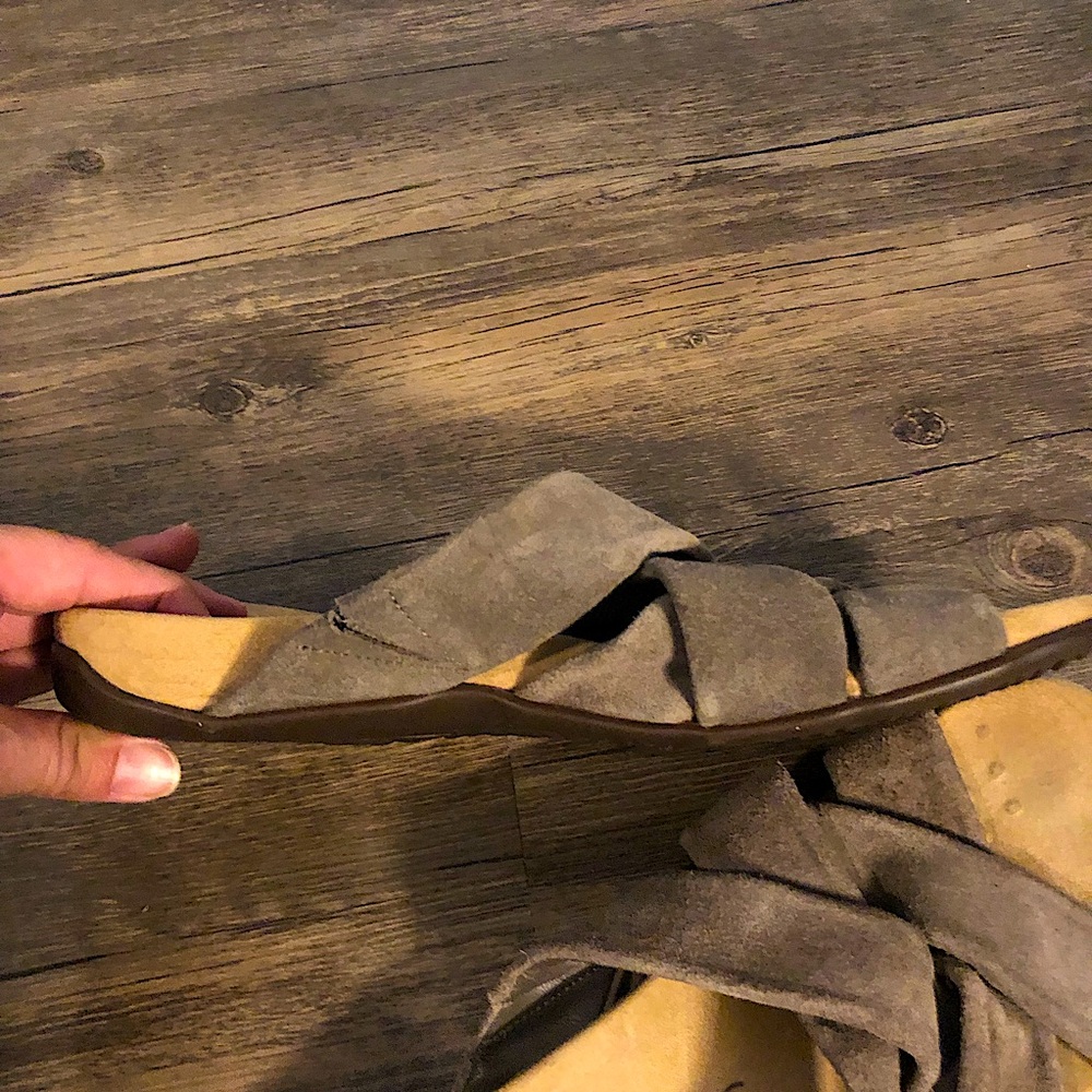 Vionic Juno Suede Slides Size 9 - image 8